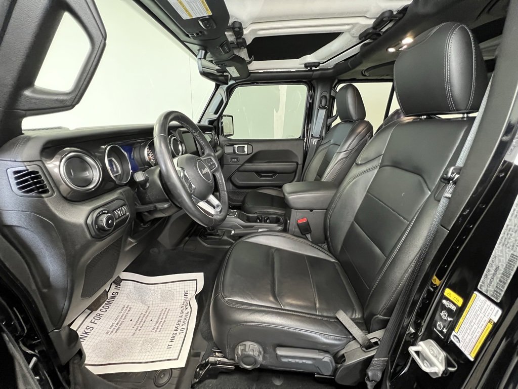 Used 2022 Jeep Wrangler Unlimited Sahara image 4