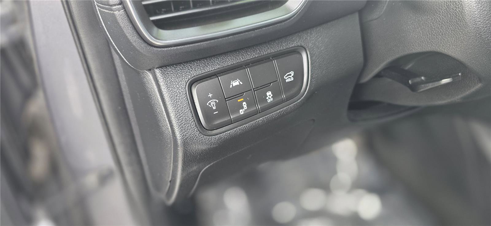 Used 2019 Hyundai Santa Fe Limited FWD image 19