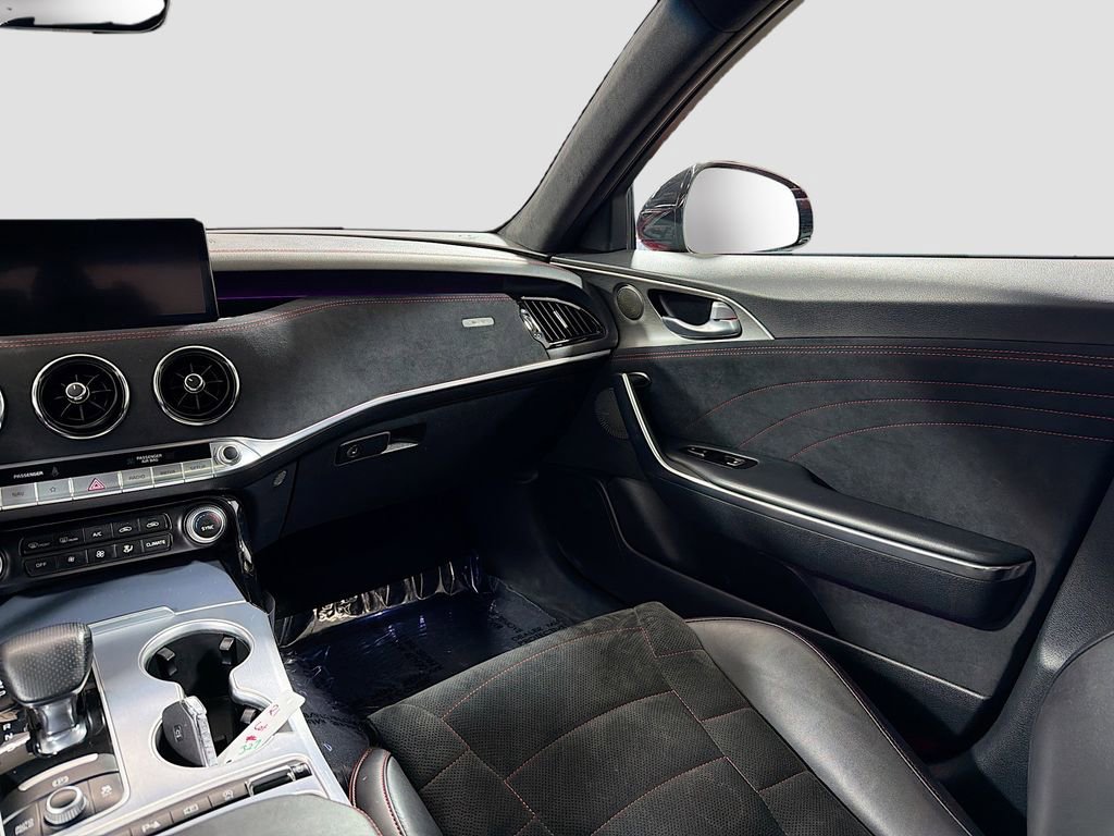 Used 2023 Kia Stinger GT2 image 26