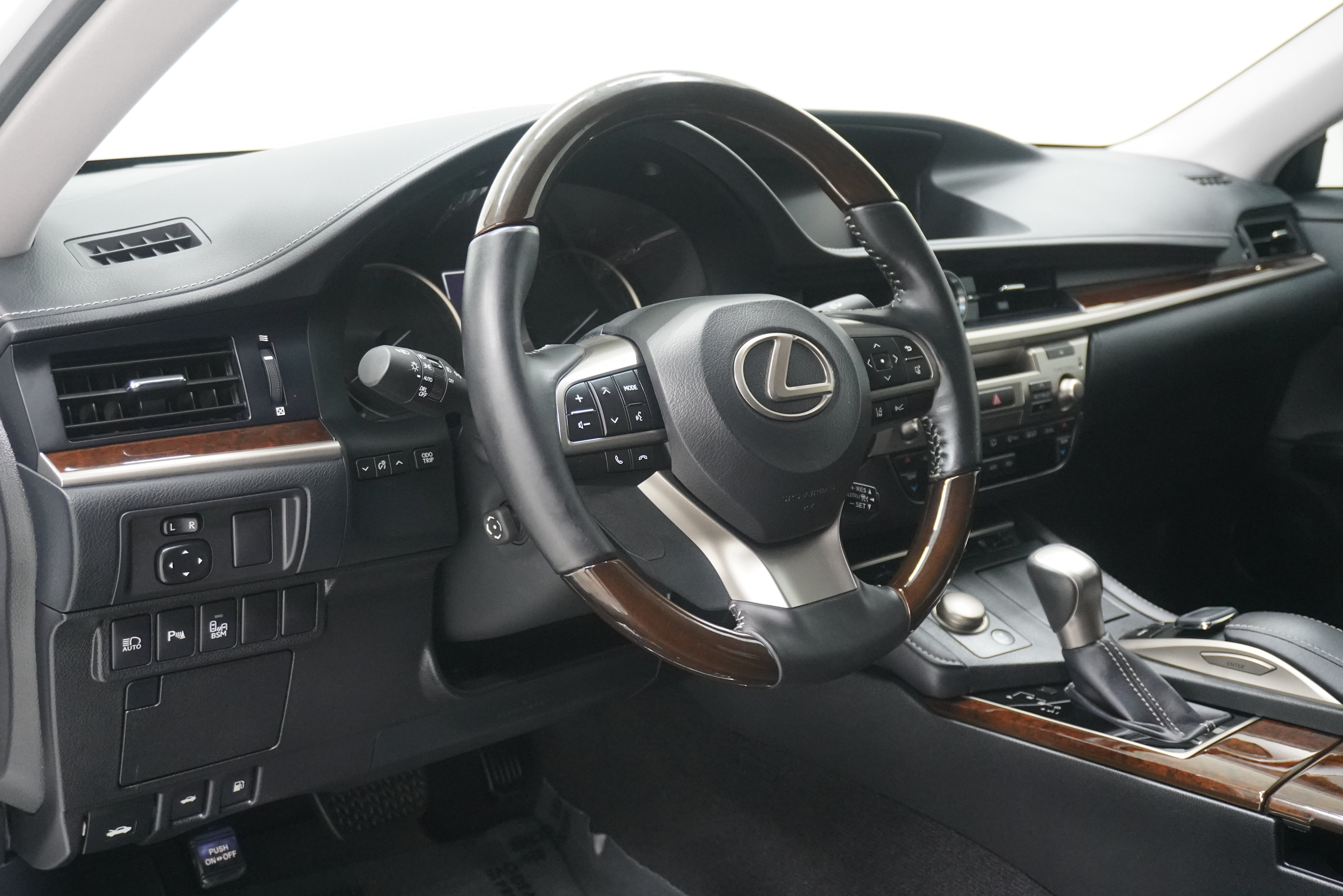 Used 2017 Lexus ES 350 w/ Luxury Package FWD image 10