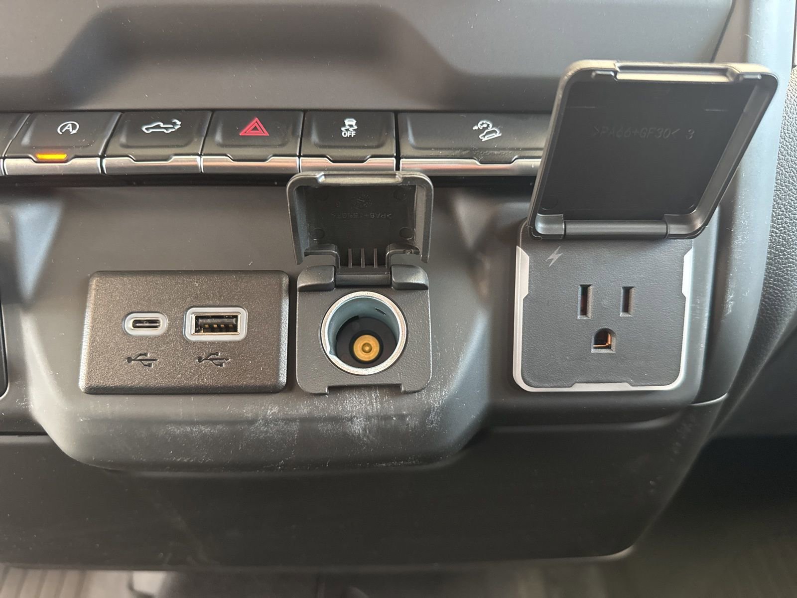 New 2026 Chevrolet Silverado 1500 Custom Trail Boss w/ LPO, Dark Essentials Package image 25