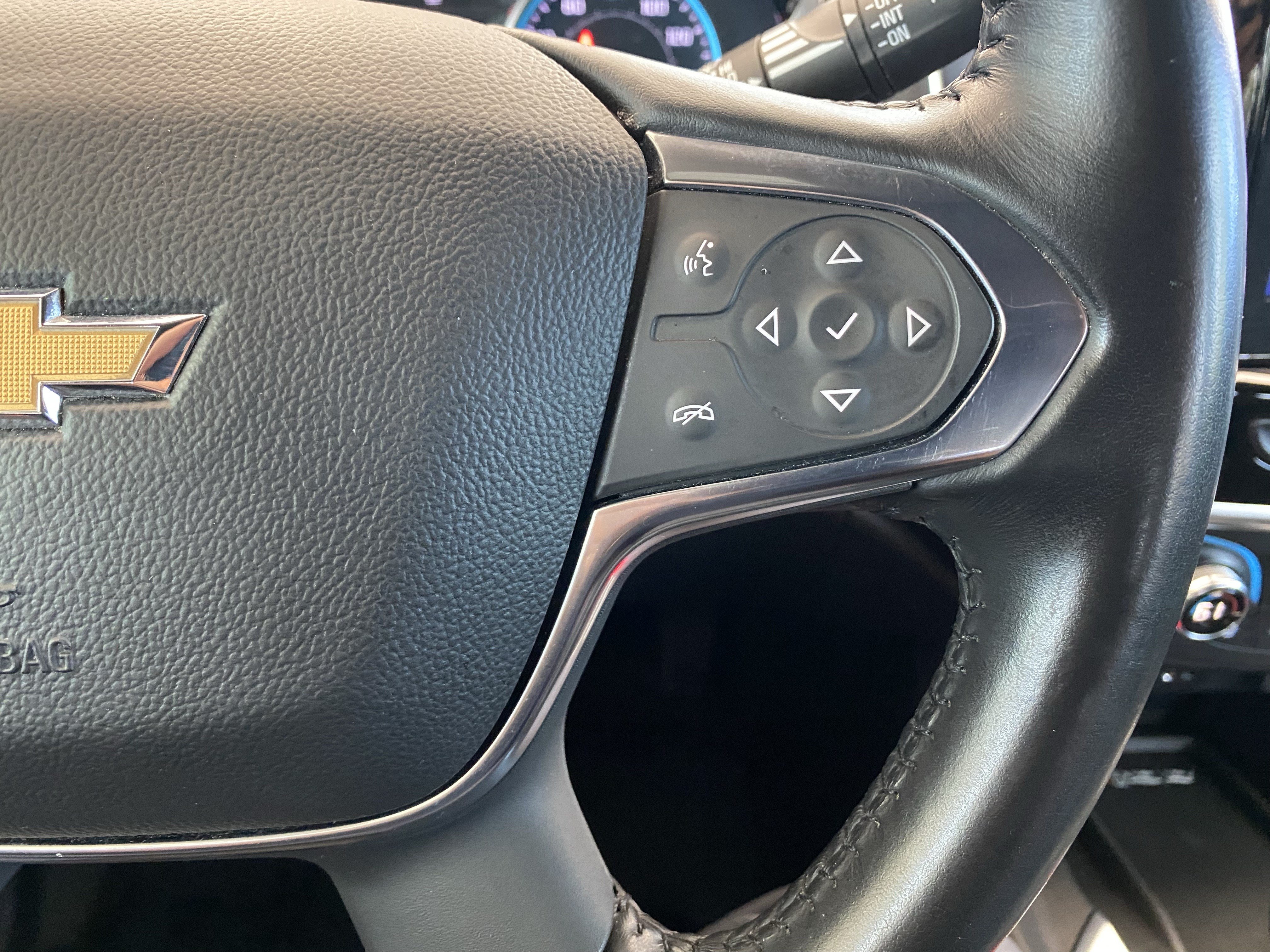Used 2022 Chevrolet Traverse LT FWD image 7