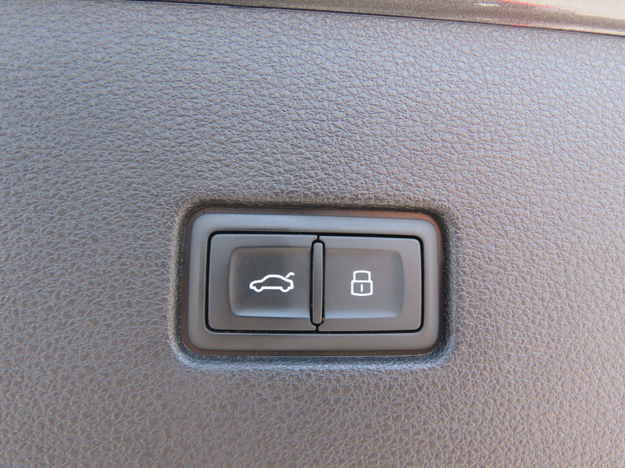 Used 2021 Audi Q8 Premium Plus AWD/4WD image 15