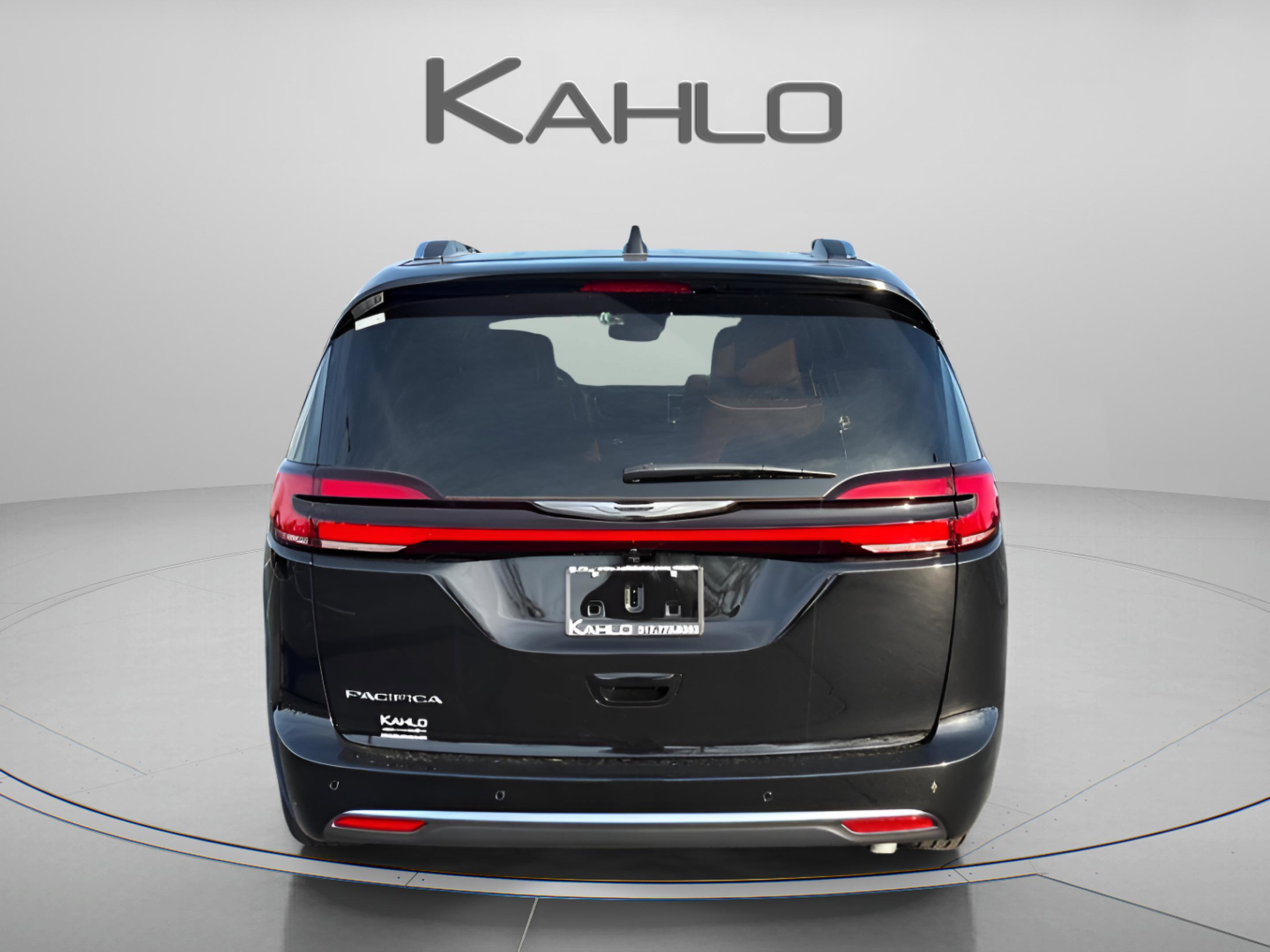 New 2026 Chrysler Pacifica Pinnacle image 3