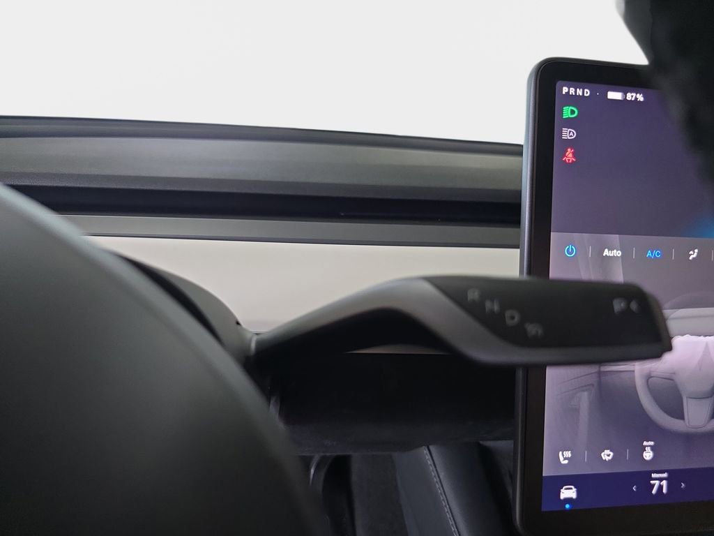 Used 2022 Tesla Model Y Long Range image 26