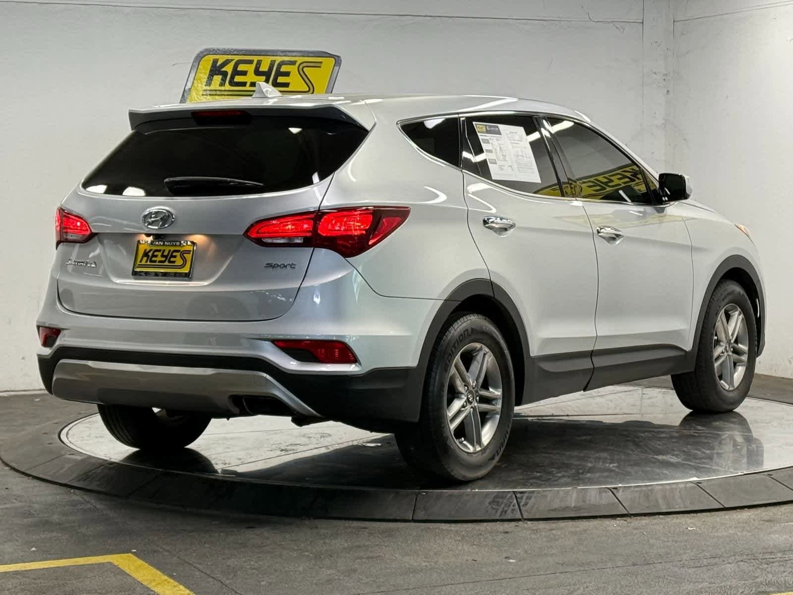 Used 2017 Hyundai Santa Fe Sport FWD image 4