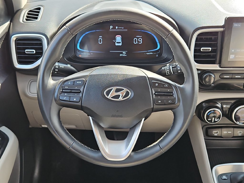 Used 2025 Hyundai Venue SEL FWD image 22