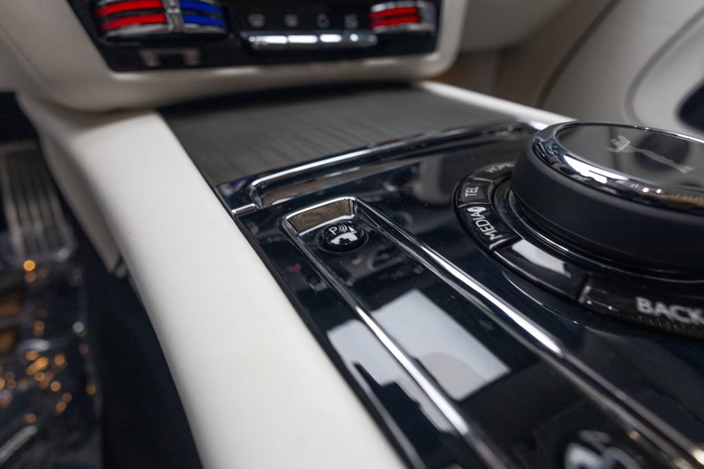 Used 2024 Rolls-Royce Spectre w/ Spectre Launch Package AWD/4WD image 33