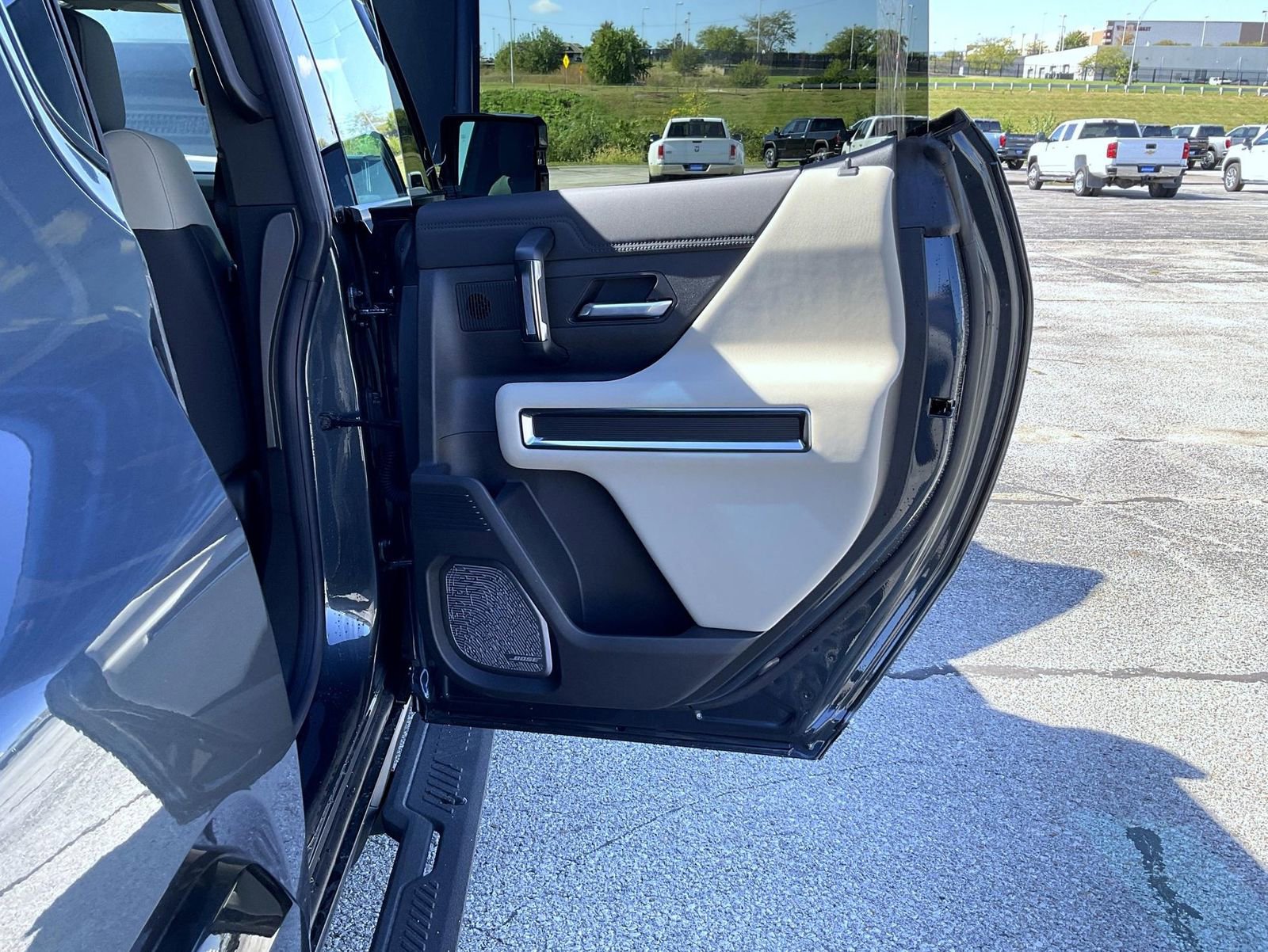 New 2026 GMC Hummer EV SUV image 17