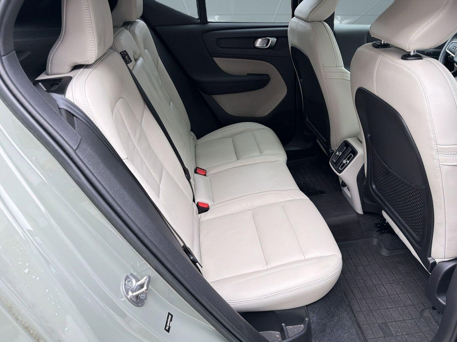 Certified 2023 Volvo XC40 B5 Plus w/ Driver Assist Package image 28