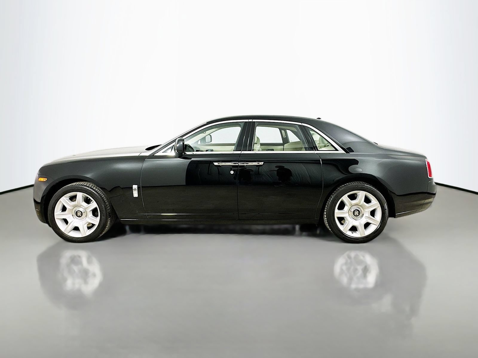 Used 2010 Rolls-Royce Ghost RWD image 8