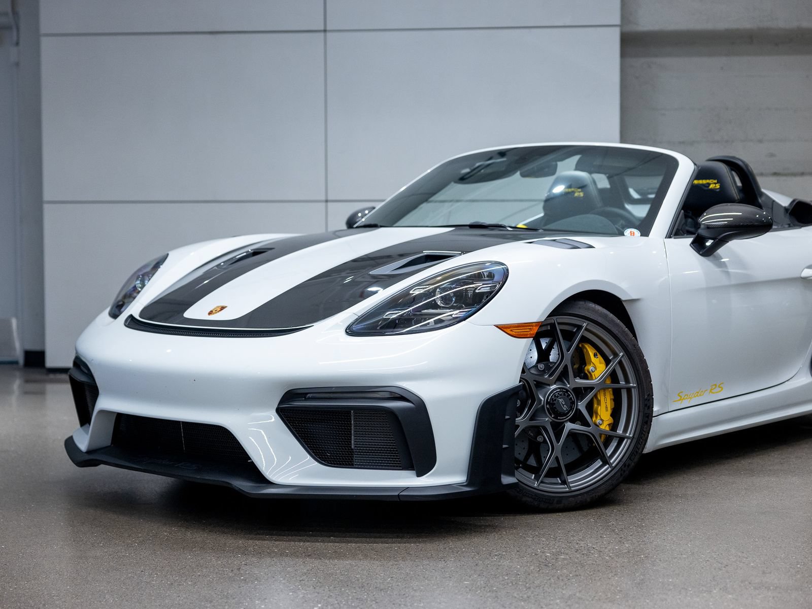 Certified 2025 Porsche 718 Boxster Spyder RS RWD image 25