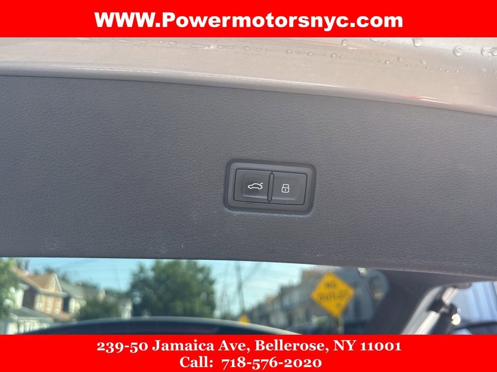Used 2022 Audi Q8 Premium Plus w/ Premium Plus Package image 23