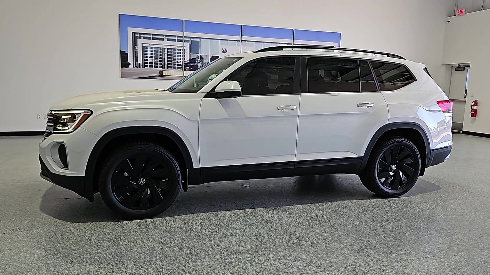 New 2026 Volkswagen Atlas SE FWD image 6