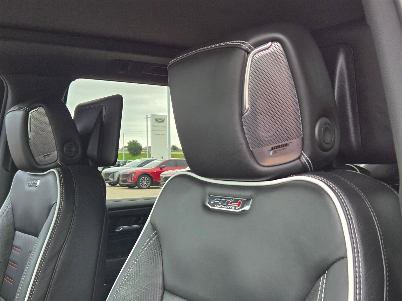 Used 2025 GMC Yukon AT4 Ultimate AWD/4WD image 12