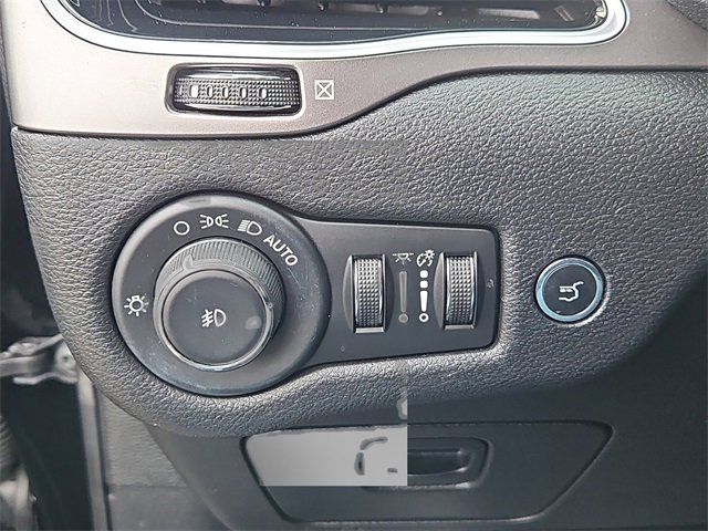 Used 2019 Jeep Cherokee Limited w/ Trailer Tow Group image 17