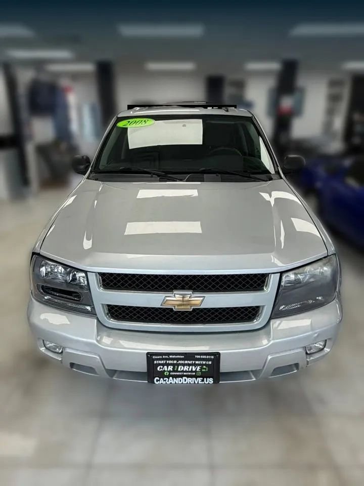 Used 2008 Chevrolet TrailBlazer LT w/ Sun And Sound Package image 2