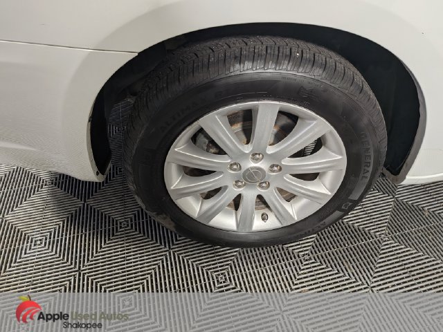Used 2012 Chrysler 200 Touring FWD image 33