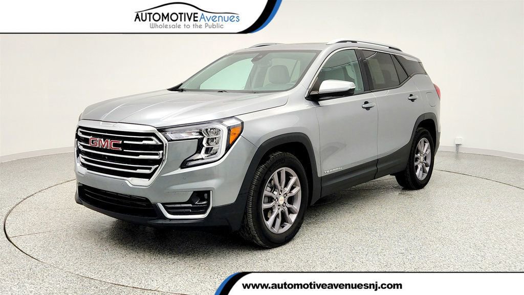 Used 2023 GMC Terrain SLT w/ Tech Package image 1