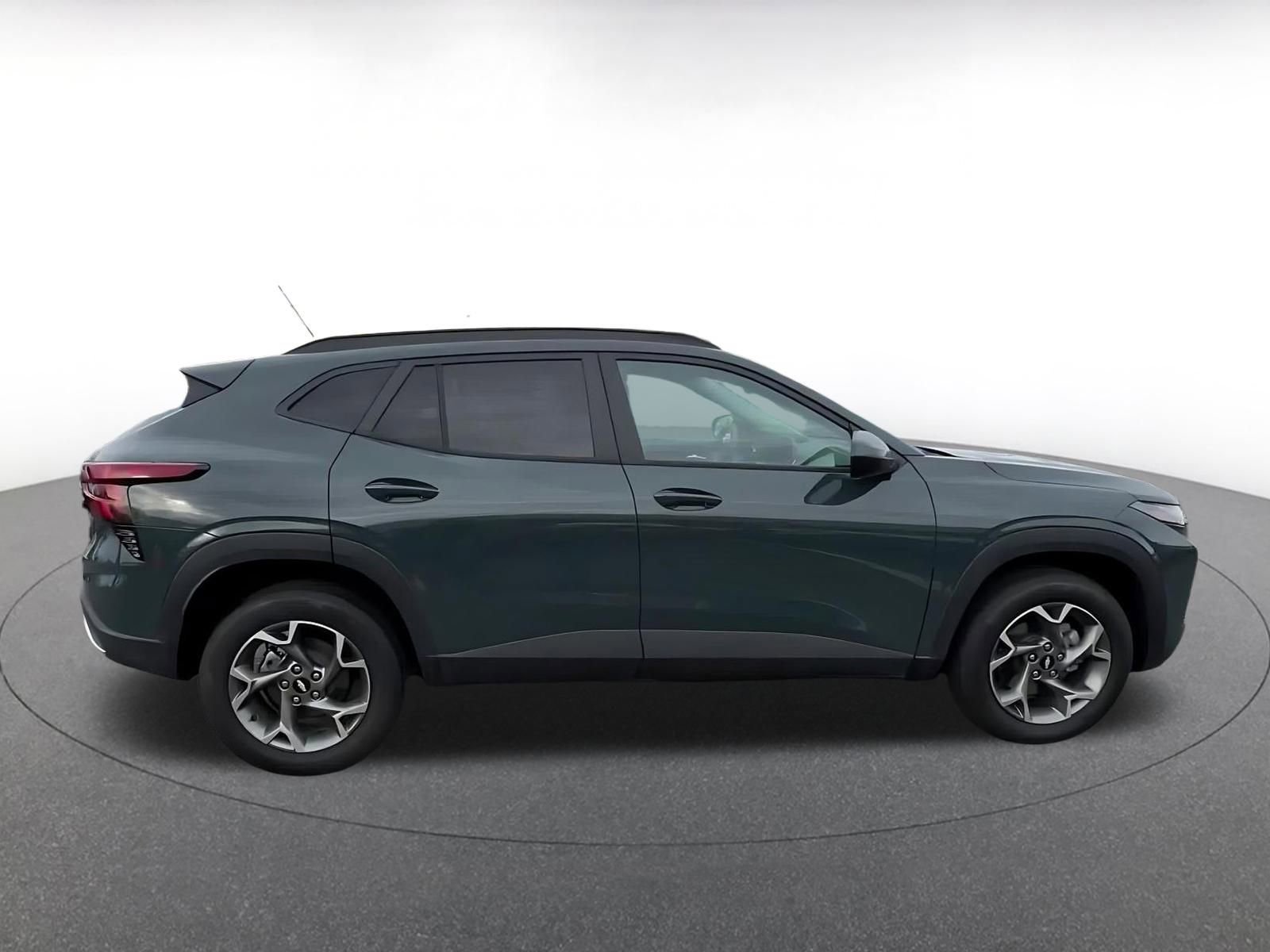 Used 2025 Chevrolet Trax LT image 15