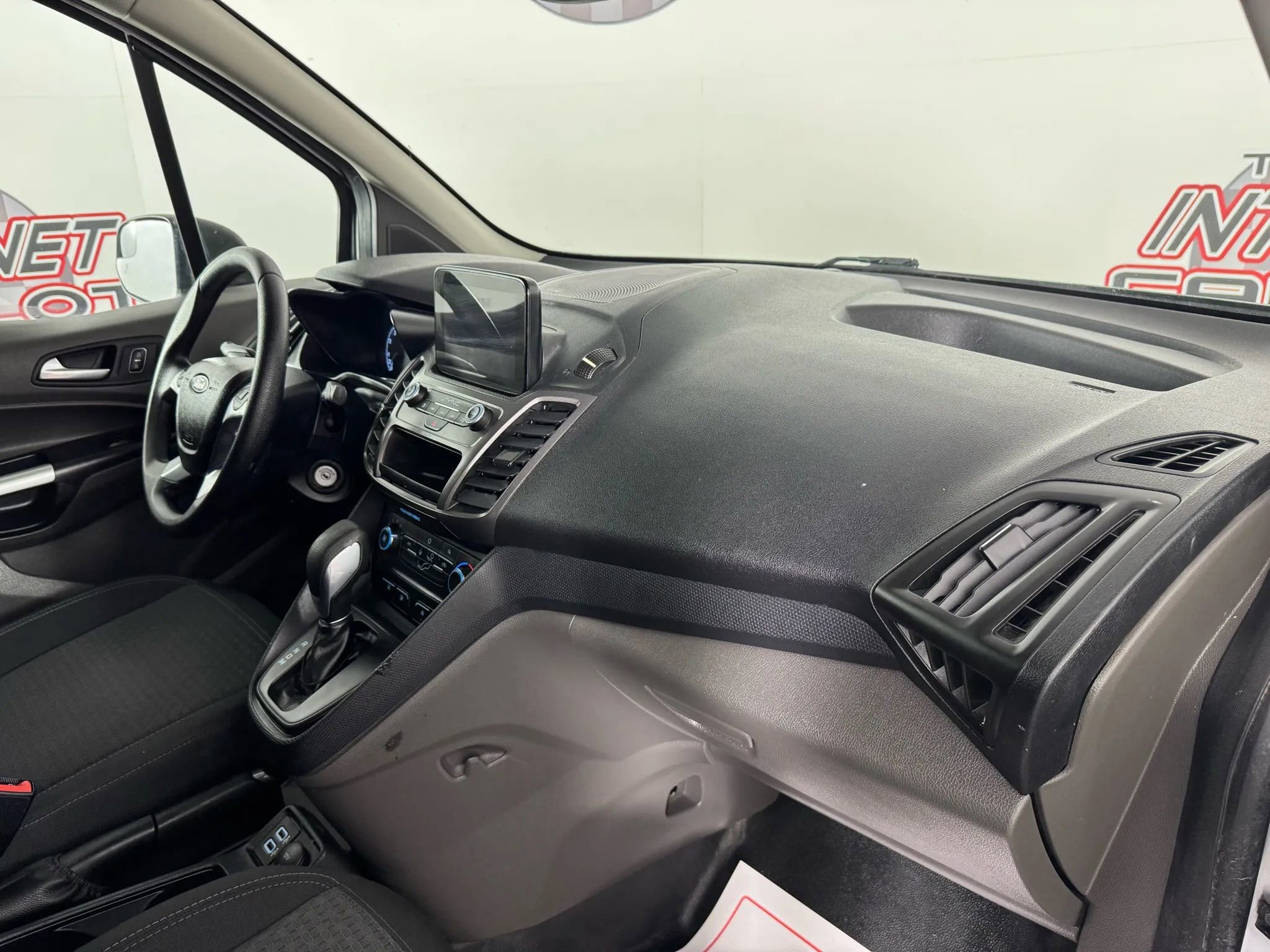 Used 2022 Ford Transit Connect XLT image 11
