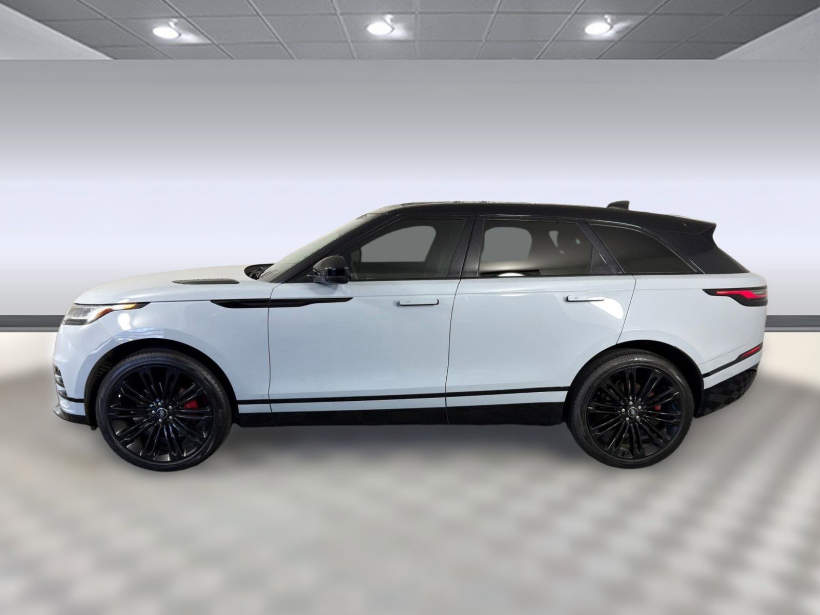 Used 2024 Land Rover Range Rover Velar Dynamic SE image 2