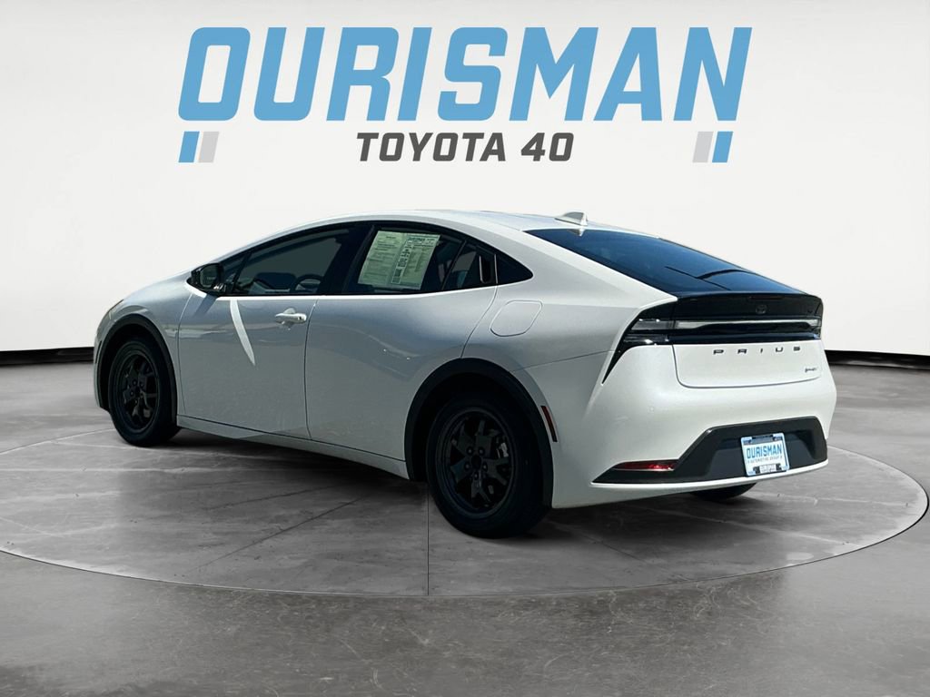 Used 2025 Toyota Prius Plug-In Hybrid image 5
