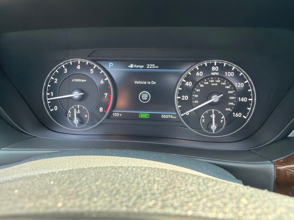 Used 2017 Genesis G90 3.3T Premium RWD image 3