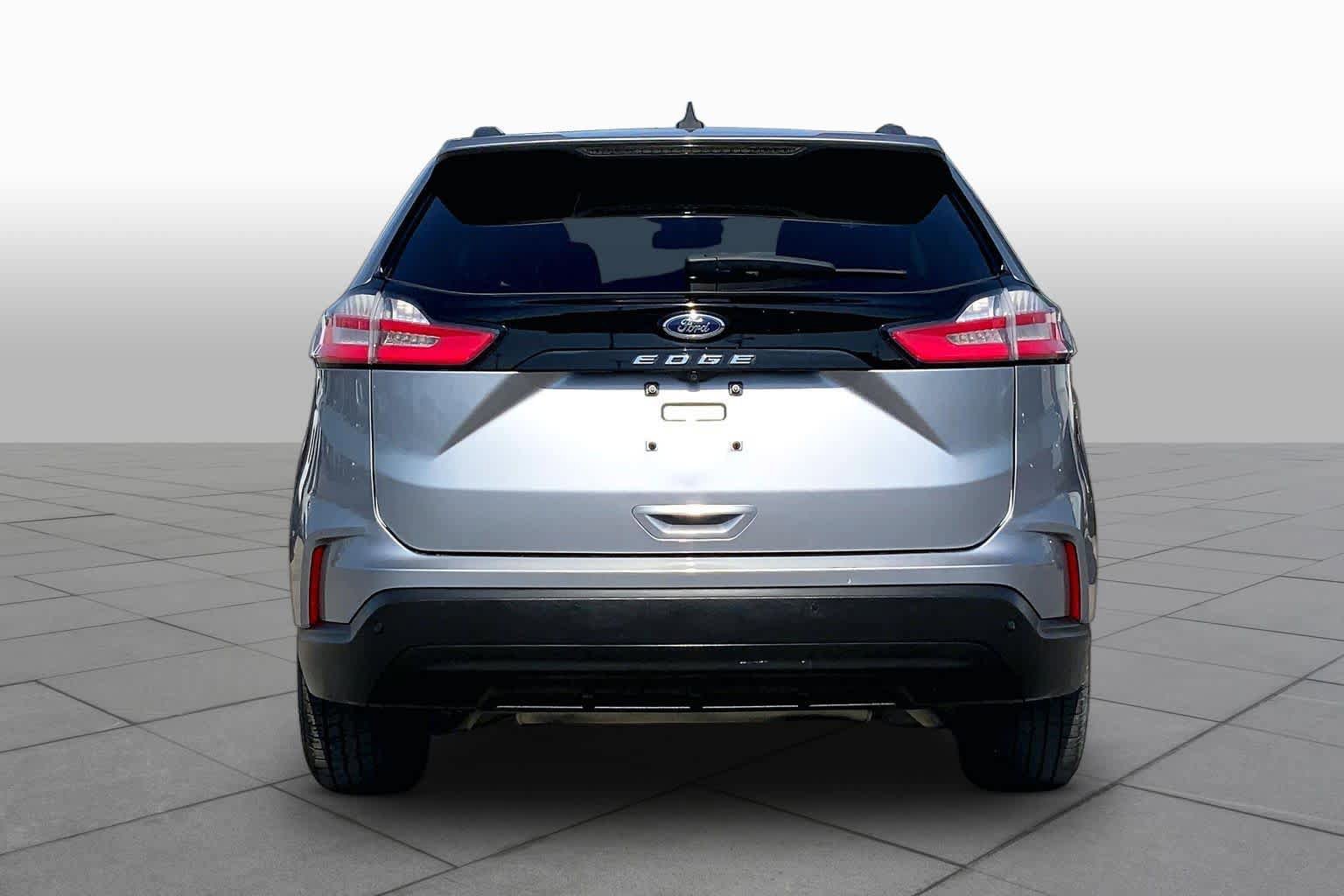 Used 2021 Ford Edge SE FWD image 5