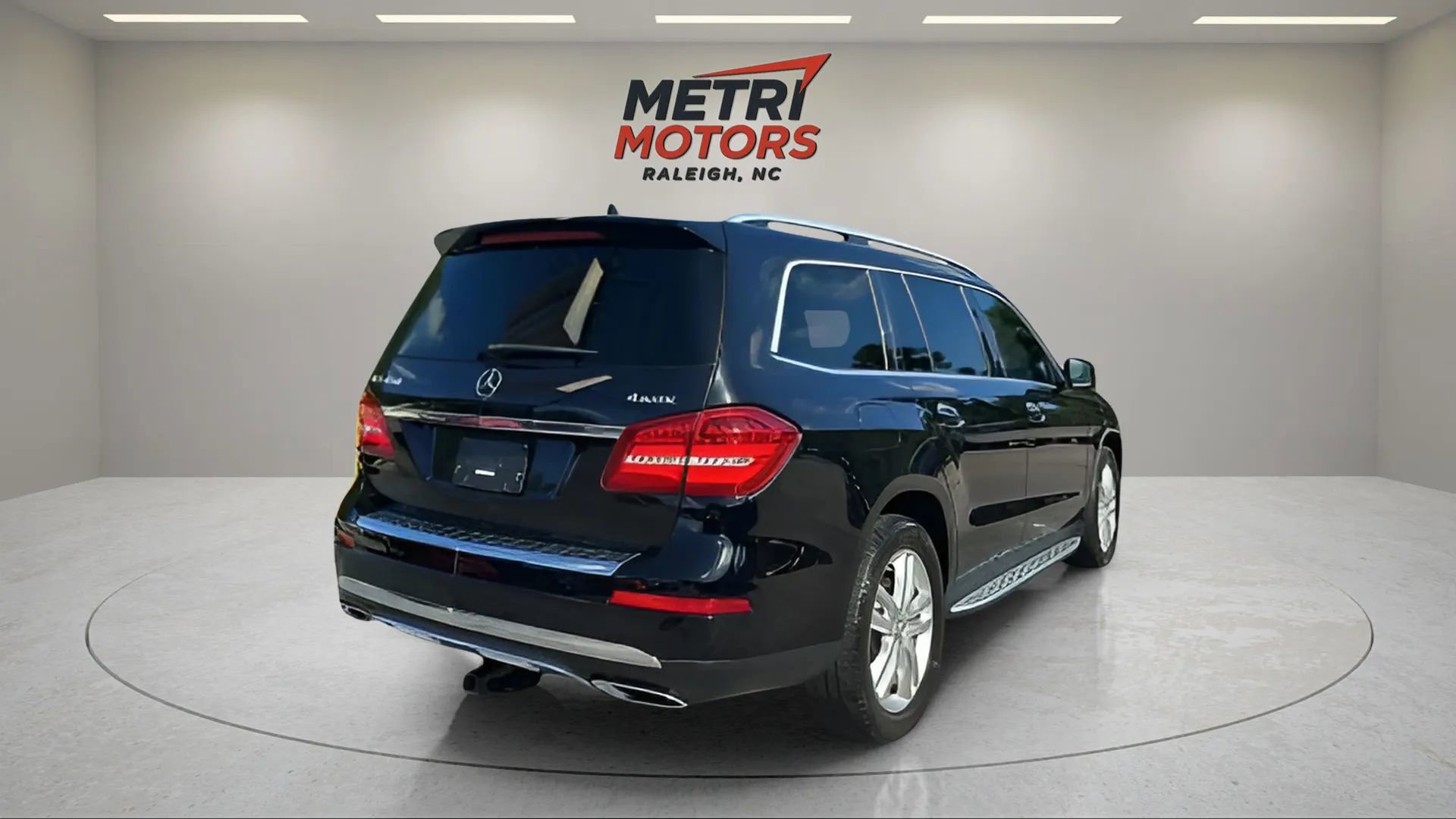 Used 2017 Mercedes-Benz GLS 450 4MATIC image 10
