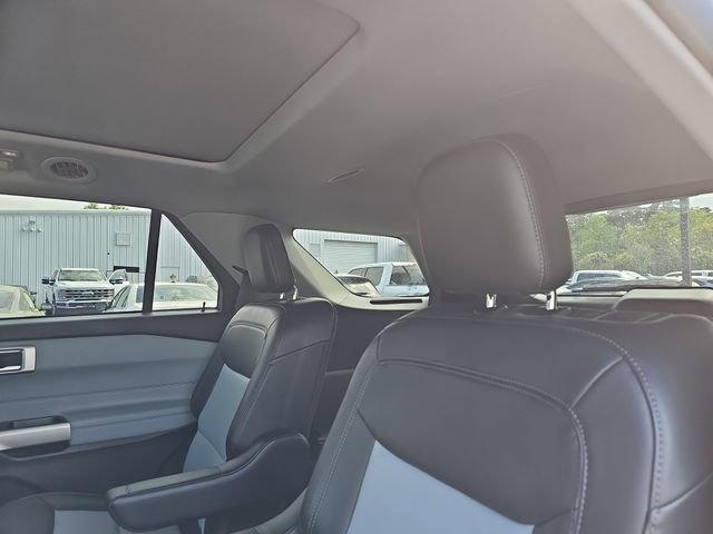 Used 2023 Ford Explorer XLT w/ Equipment Group 202A image 15
