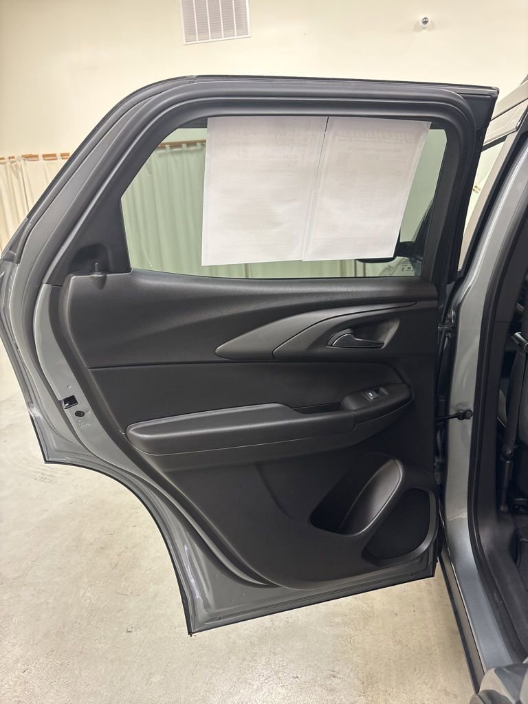 Used 2023 Chevrolet TrailBlazer RS w/ Convenience Package image 33