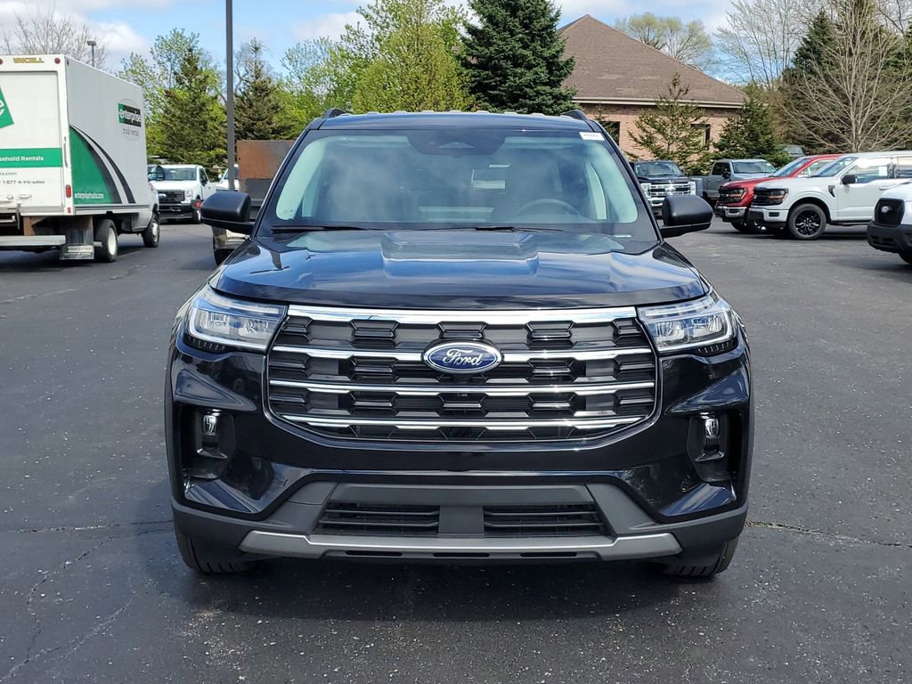 New 2026 Ford Explorer Active AWD/4WD image 2