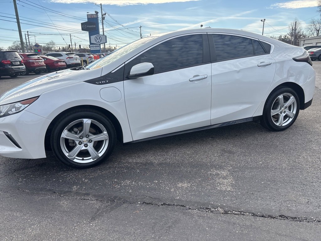 Used 2017 Chevrolet Volt LT w/ Comfort Package image 4