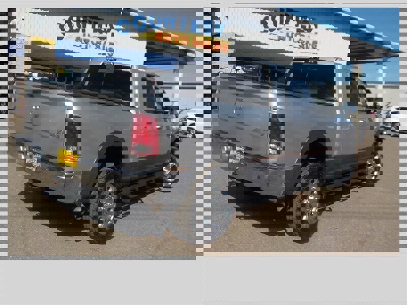 Used 2014 RAM 3500 Laramie image 9