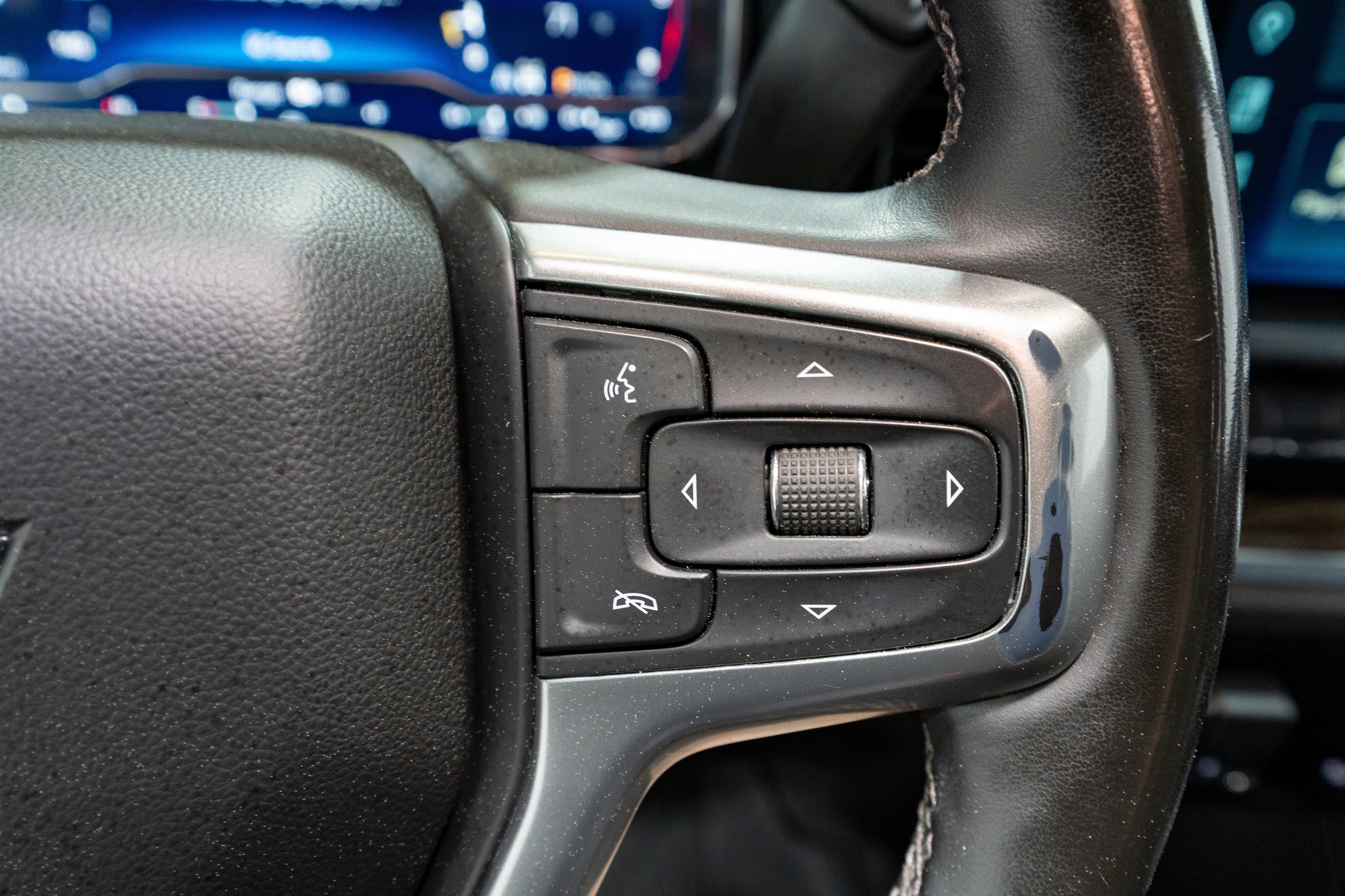 Used 2024 Chevrolet Silverado 2500 LT w/ Convenience Package image 24