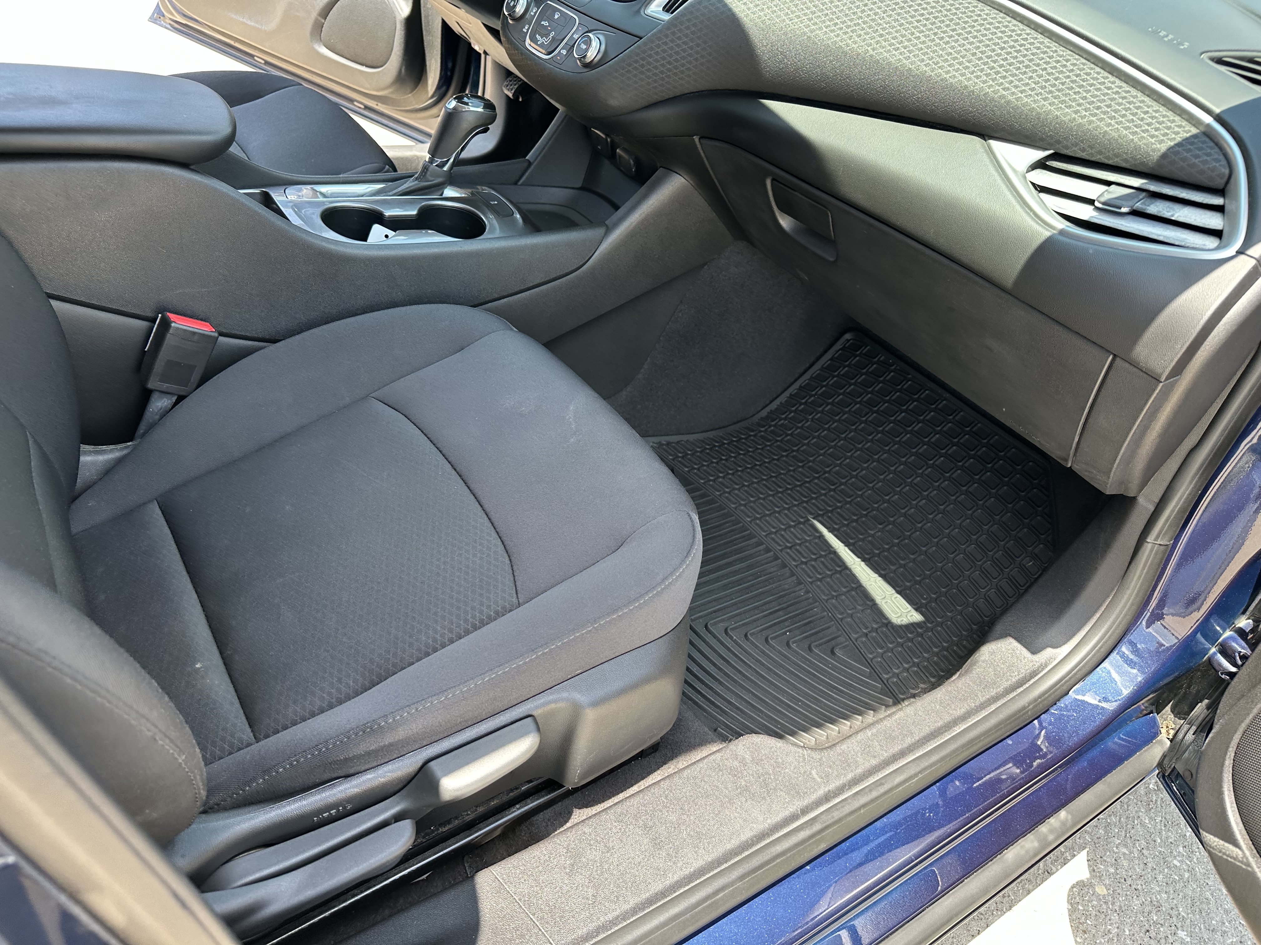 Used 2017 Chevrolet Malibu LS FWD image 27