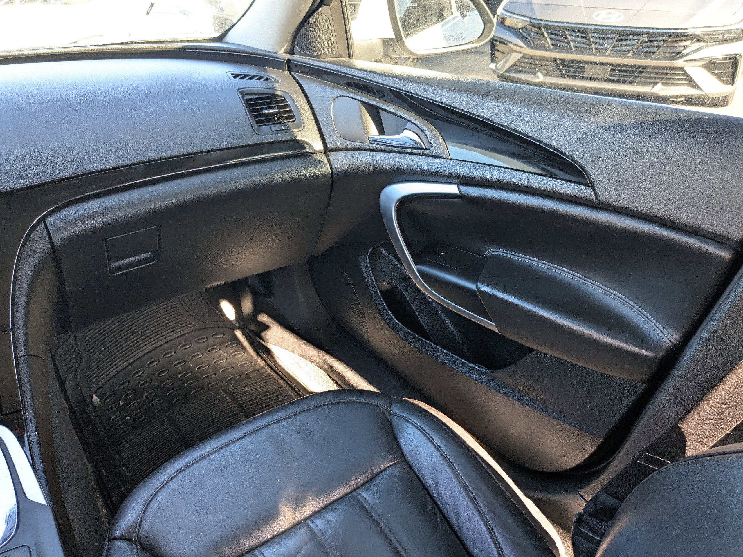 Used 2013 Buick Regal Premium image 16