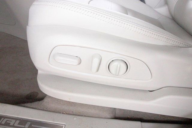 Used 2024 GMC Terrain Denali w/ Black Diamond Edition image 13