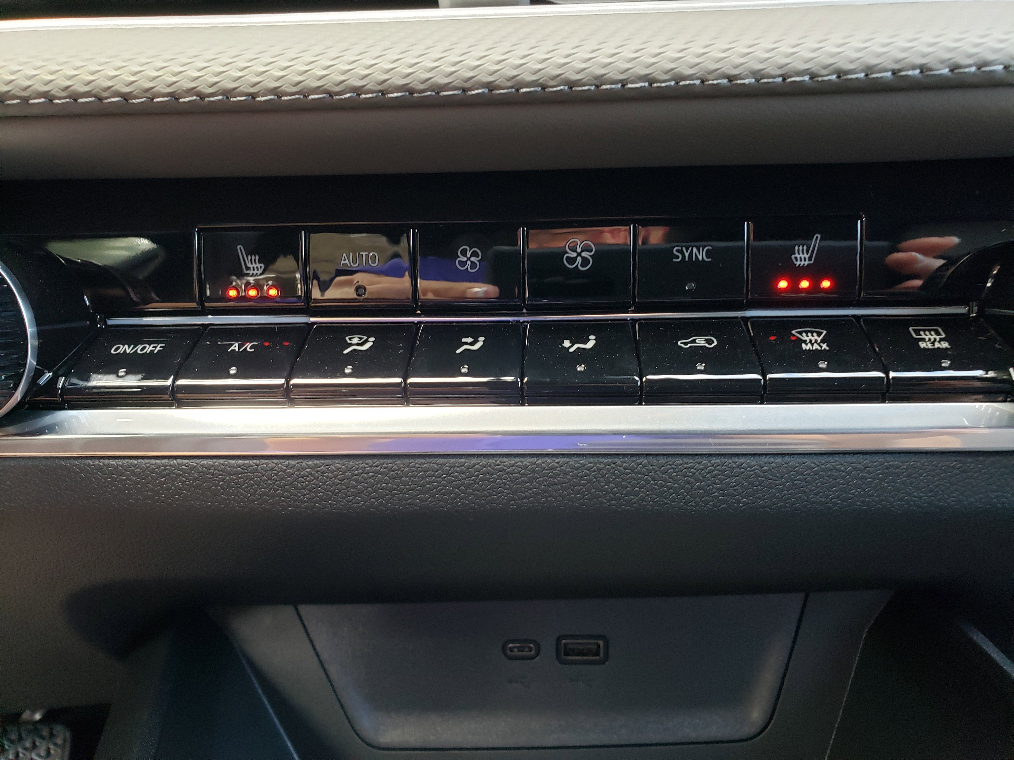 New 2026 Chevrolet Equinox LT w/ Convenience Package II image 24