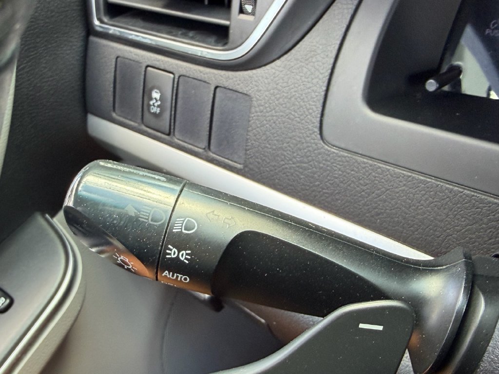 Used 2015 Toyota Camry SE FWD image 30