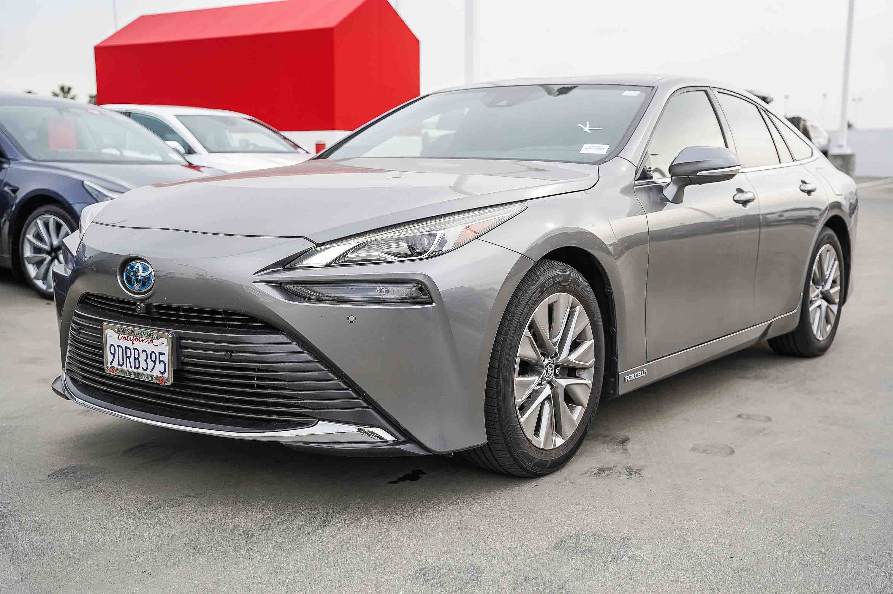 Used 2022 Toyota Mirai XLE image 3