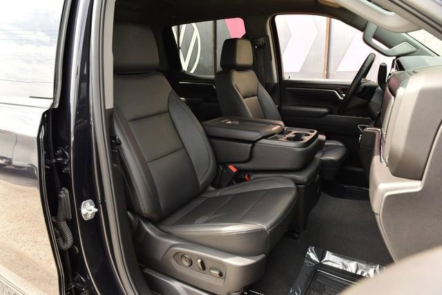 Used 2025 GMC Sierra 1500 SLT AWD/4WD image 19
