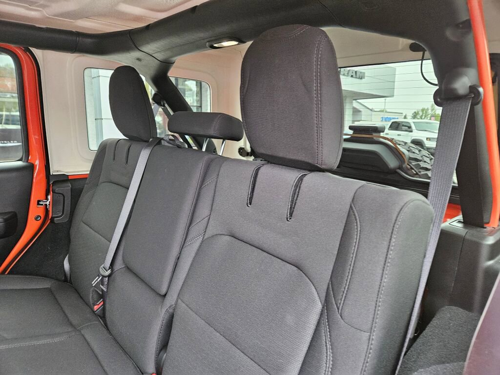 Used 2023 Jeep Wrangler Unlimited AWD/4WD image 17