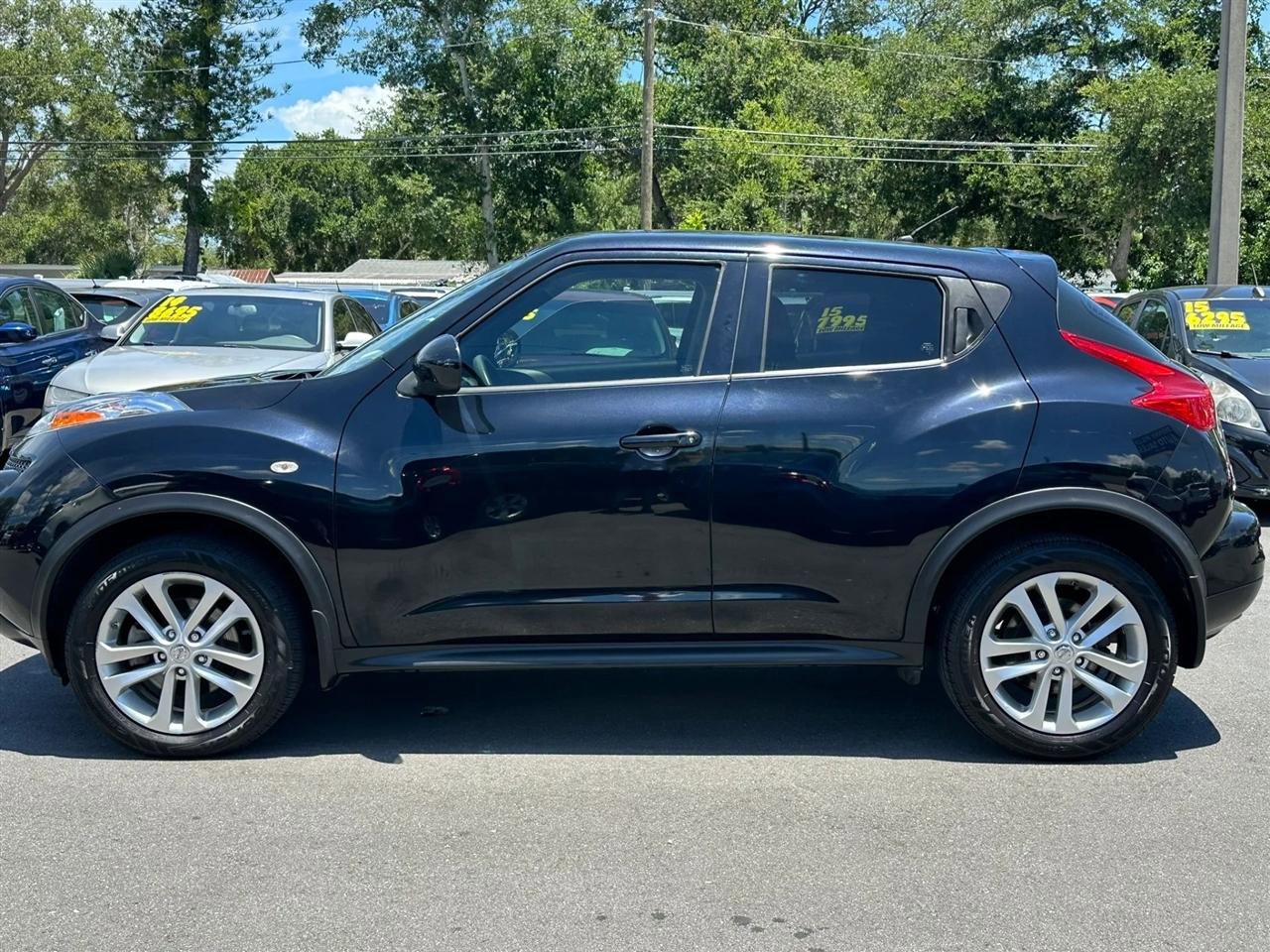 Used 2014 Nissan Juke S FWD image 23