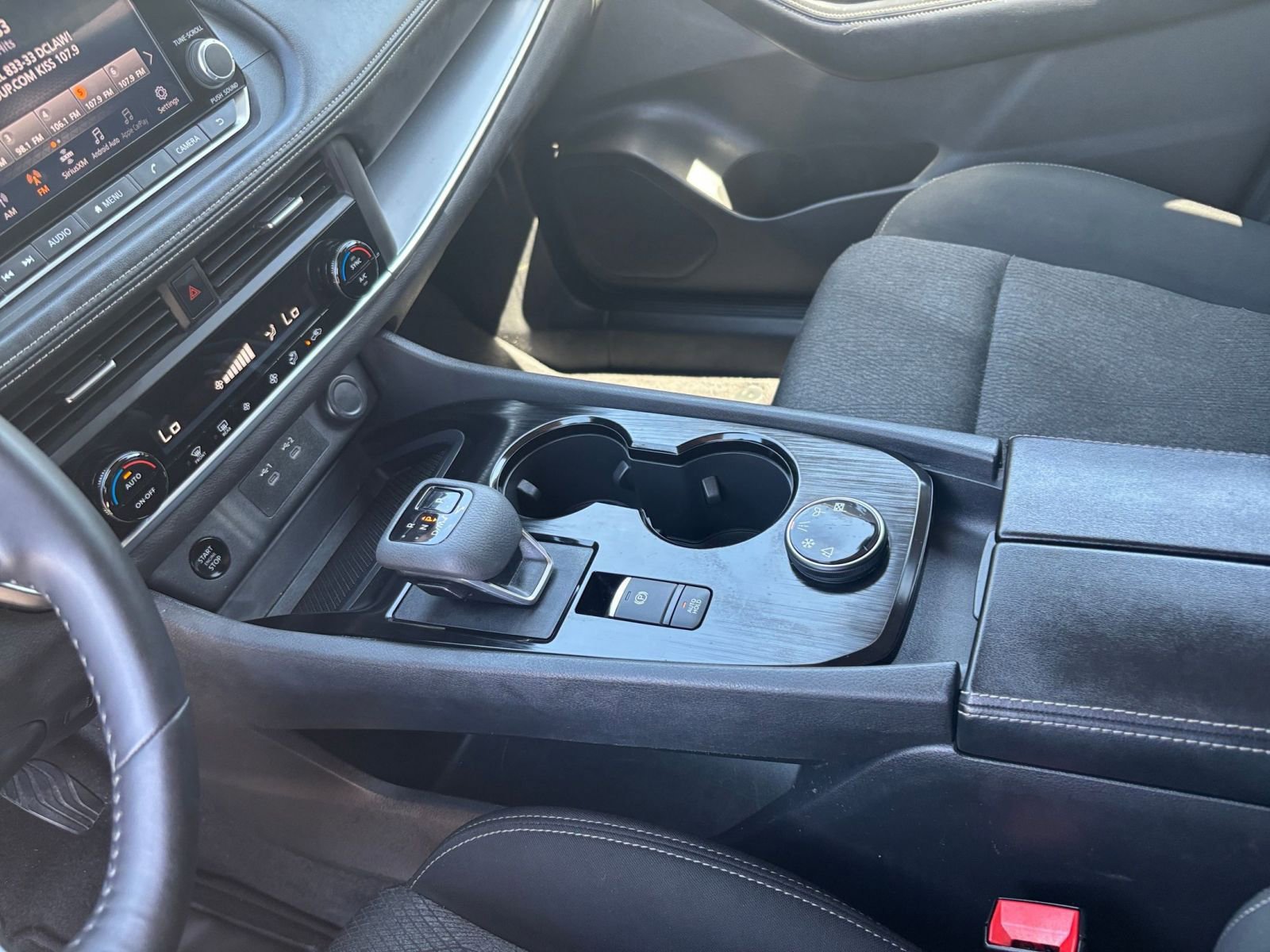 Used 2025 Nissan Rogue SV AWD/4WD image 43