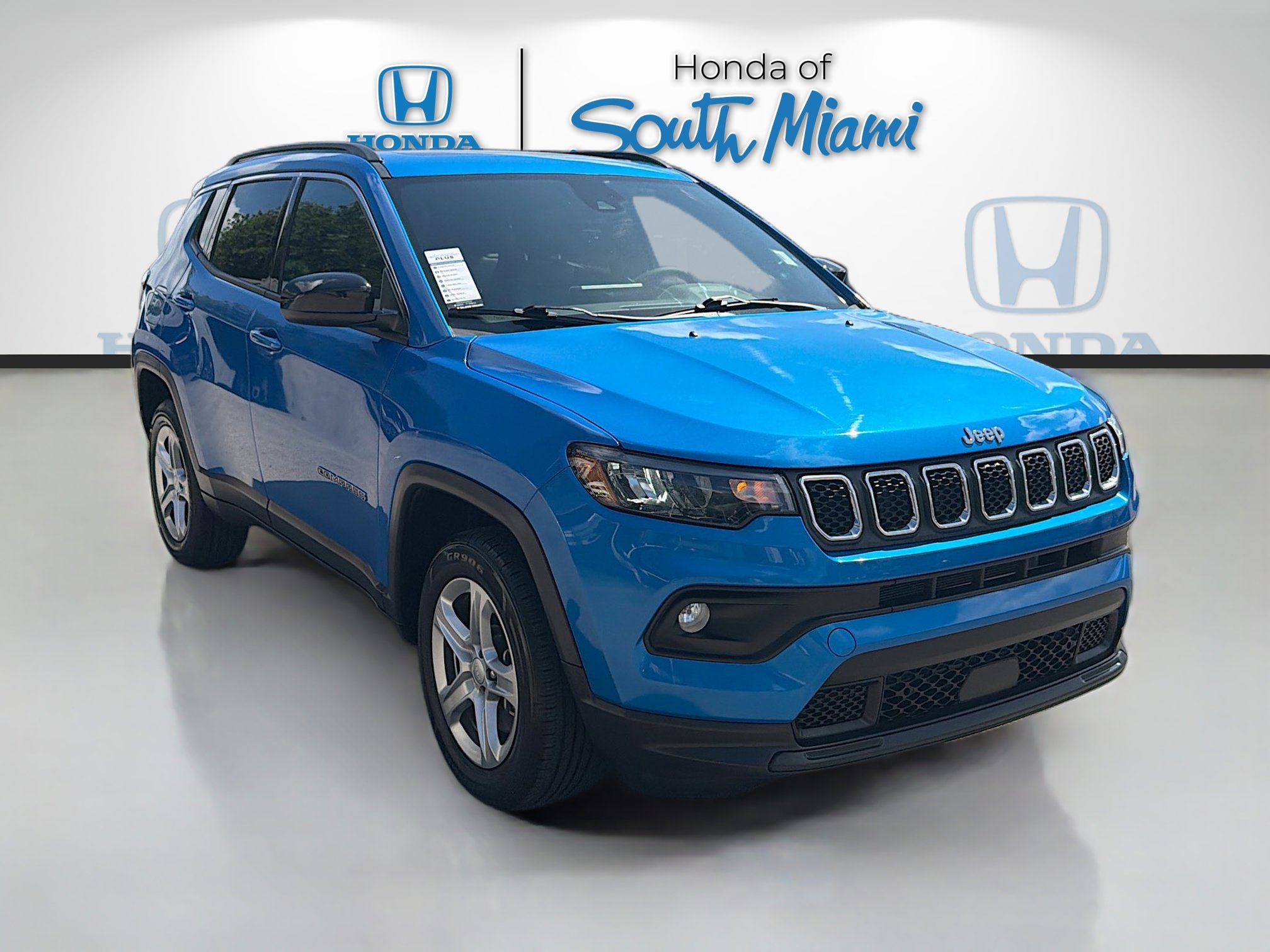 Used 2023 Jeep Compass Latitude w/ Sun and Sound Group AWD/4WD video 1