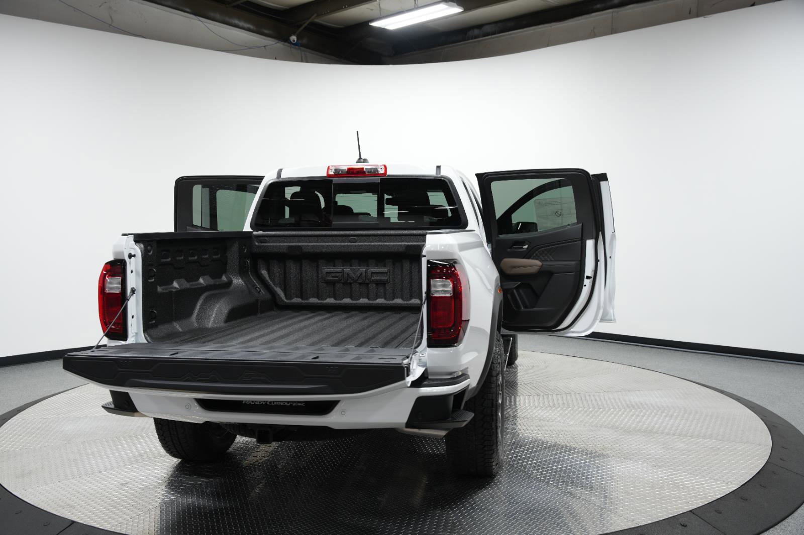 New 2026 GMC Canyon Denali image 10