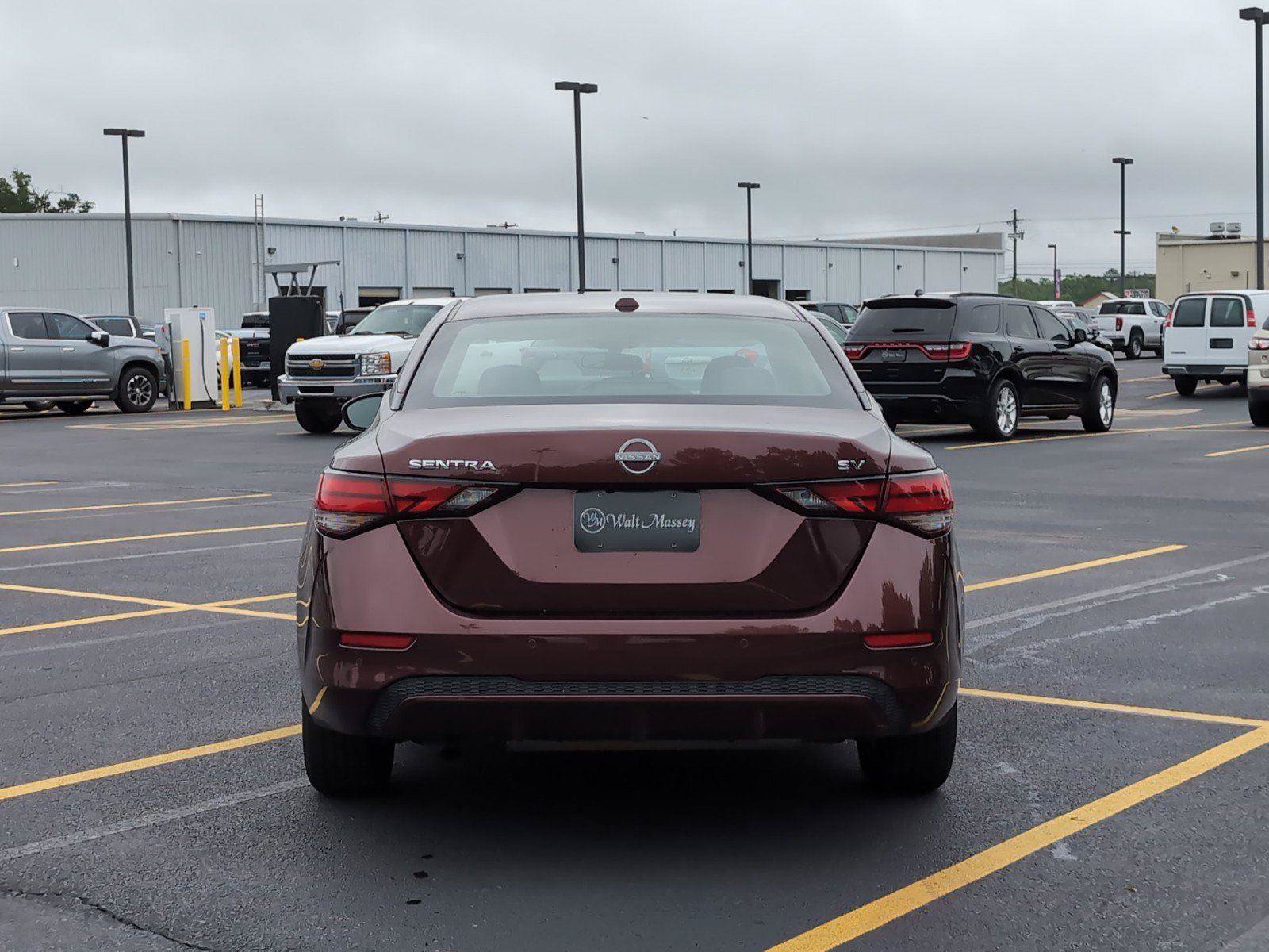 Used 2024 Nissan Sentra SV FWD image 4
