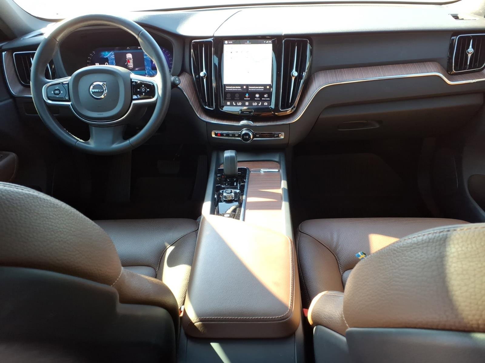 Used 2024 Volvo XC60 B5 Plus w/ Protection Package Premier AWD/4WD image 12